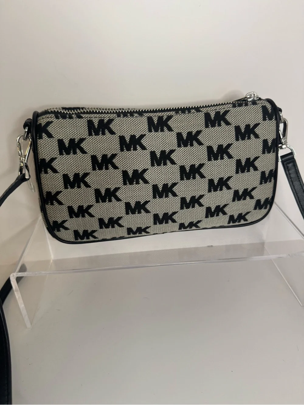 #338 Michael Kors Jet Set Signature Small Crossbody Bag